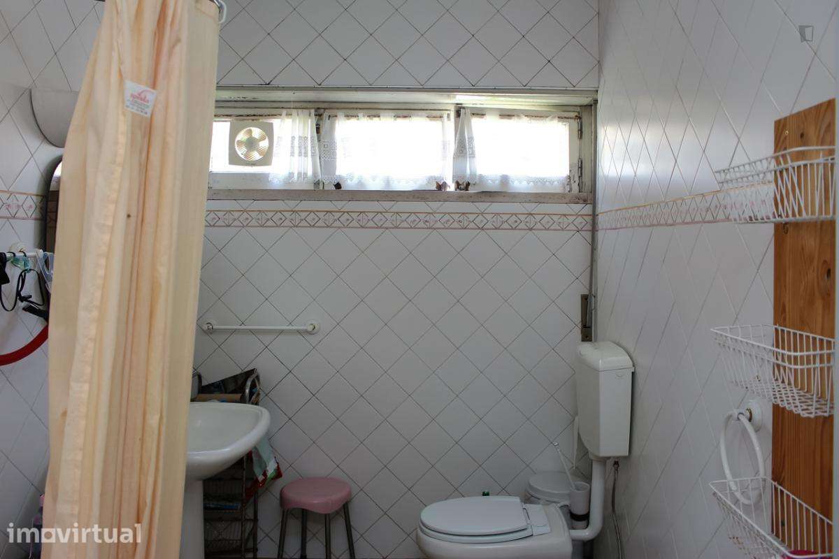 Quarto - localizado em Bairro do Sol Coimbra - Grande imagem: 2/28
