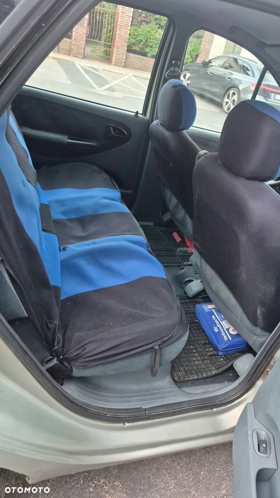 Renault Scenic 1.4 16V Family - 9