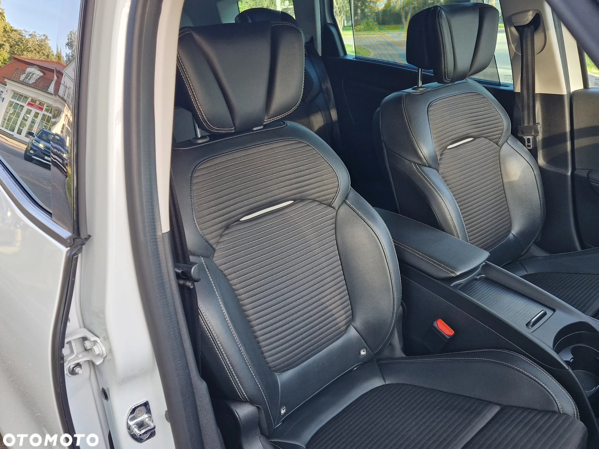 Renault Grand Scenic ENERGY TCe 130 BOSE EDITION - 26