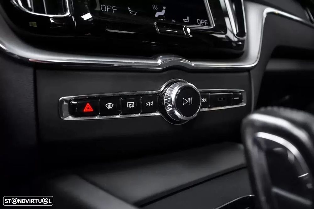 Volvo XC 60 2.0 T6 PHEV Inscription AWD - 25