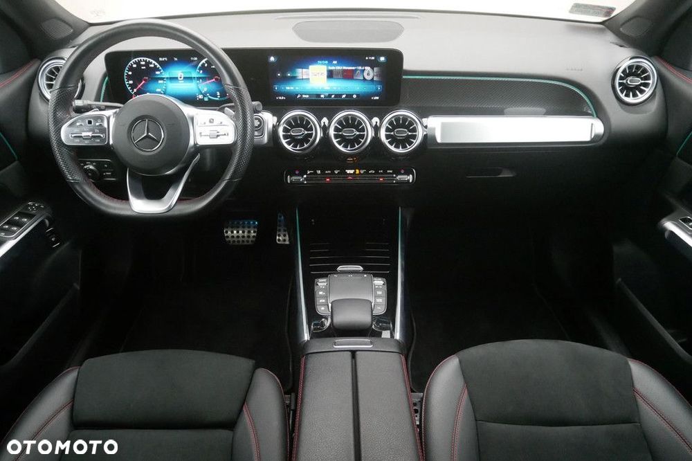 Mercedes-Benz GLB - 8