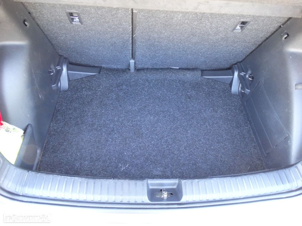 Skoda Fabia 1.0 MPI Style - 23