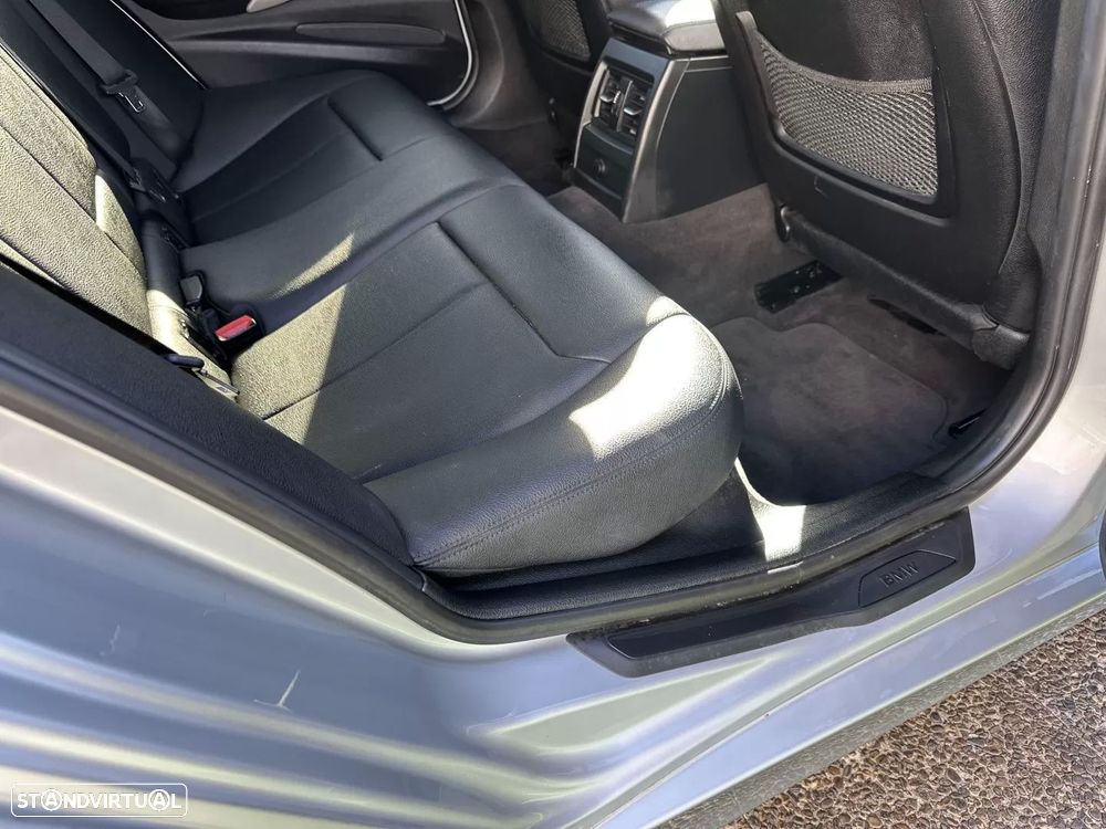 BMW 318 d Sport Line - 40