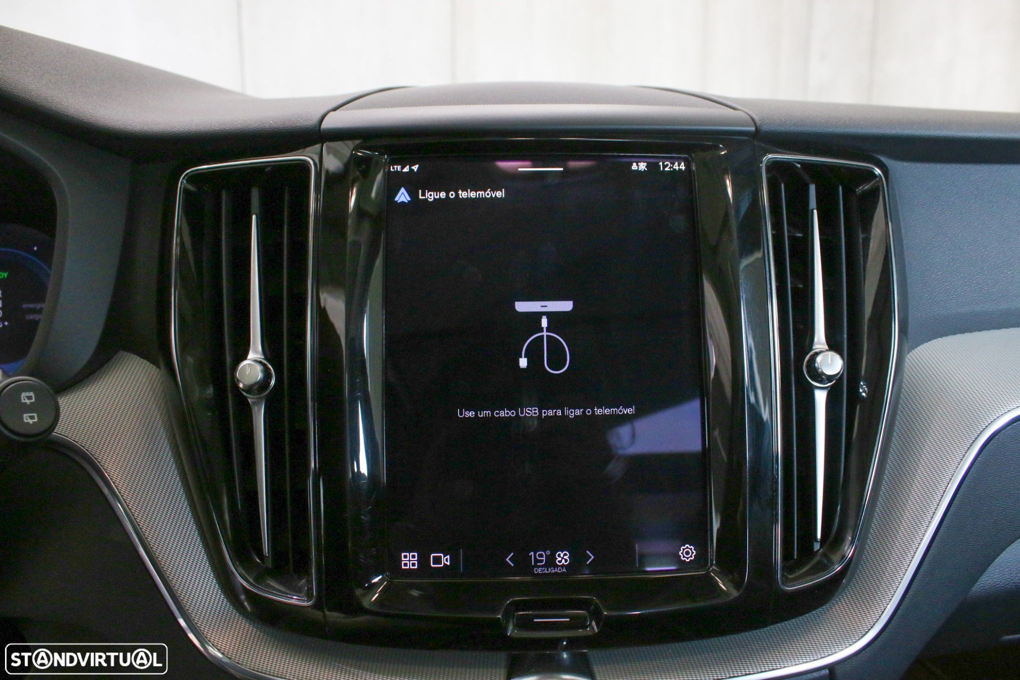 Volvo XC 60 2.0 T6 PHEV Black Edition AWD - 33