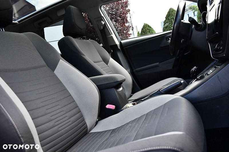 Toyota Auris 1.8 HSD Prestige - 23