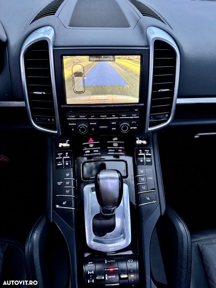 Porsche Cayenne - 22