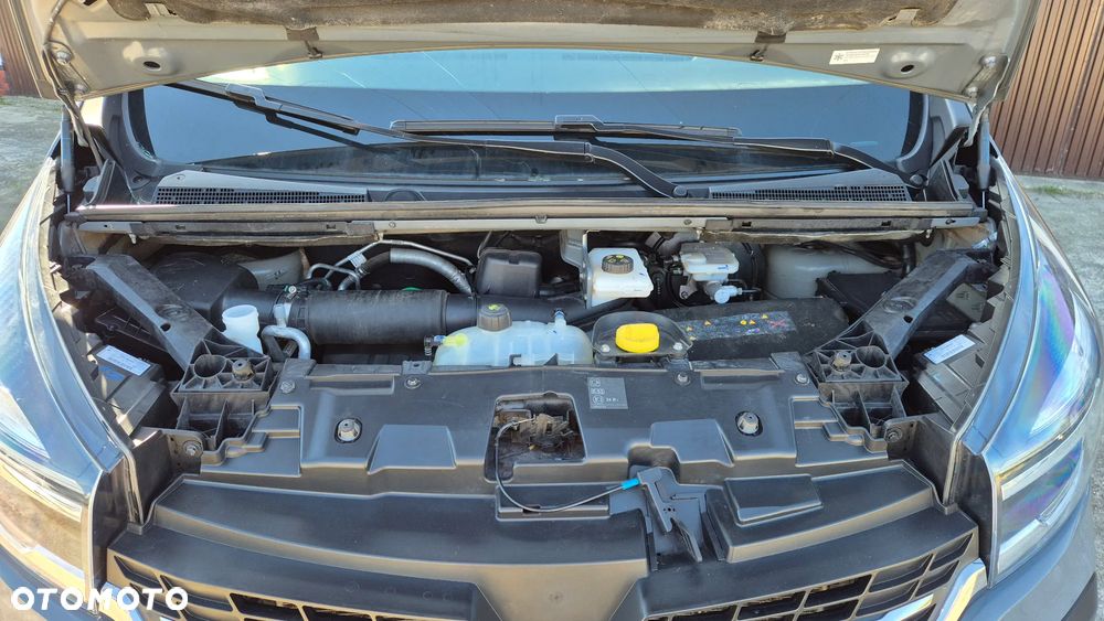 Renault Trafic Grand 2.0 dCi EDC - 22