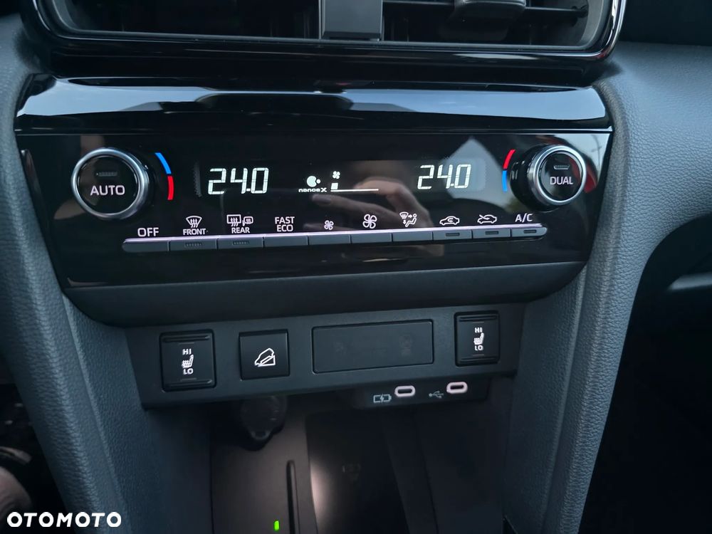 Toyota Yaris Cross Hybrid 1.5 Premiere Edition 4x4 - 31