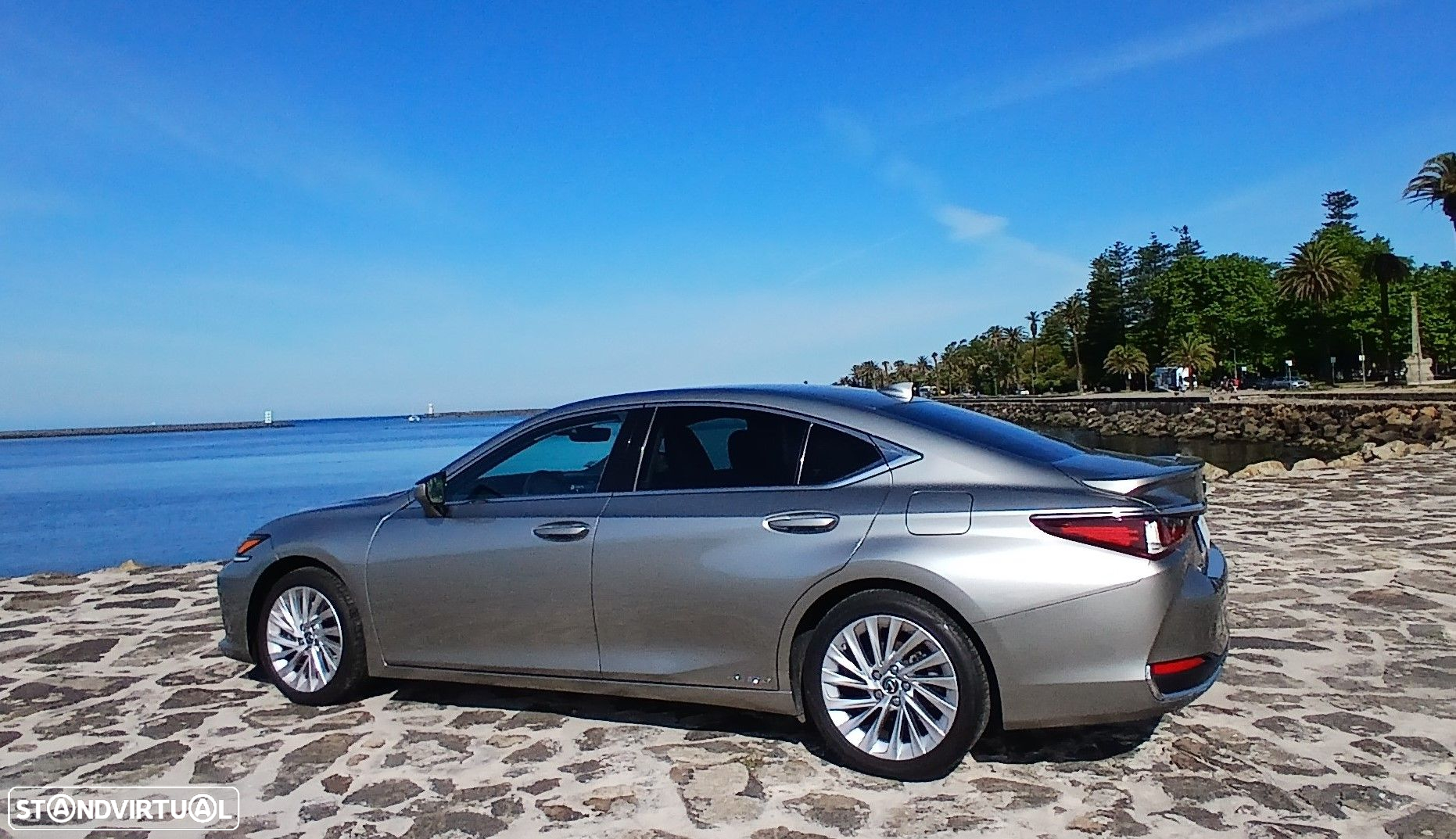 Lexus ES 300h - 4
