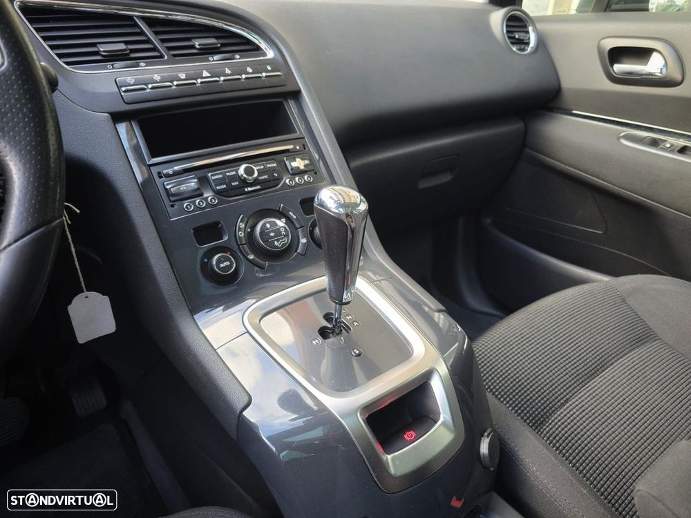 Peugeot 5008 1.6 E-HDi 7L Allure 2-Tronic 113g - 24