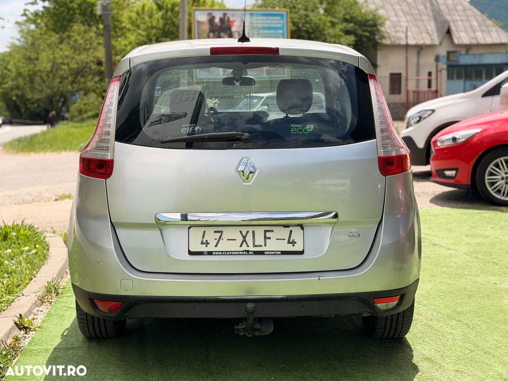 Renault Grand Scenic - 13