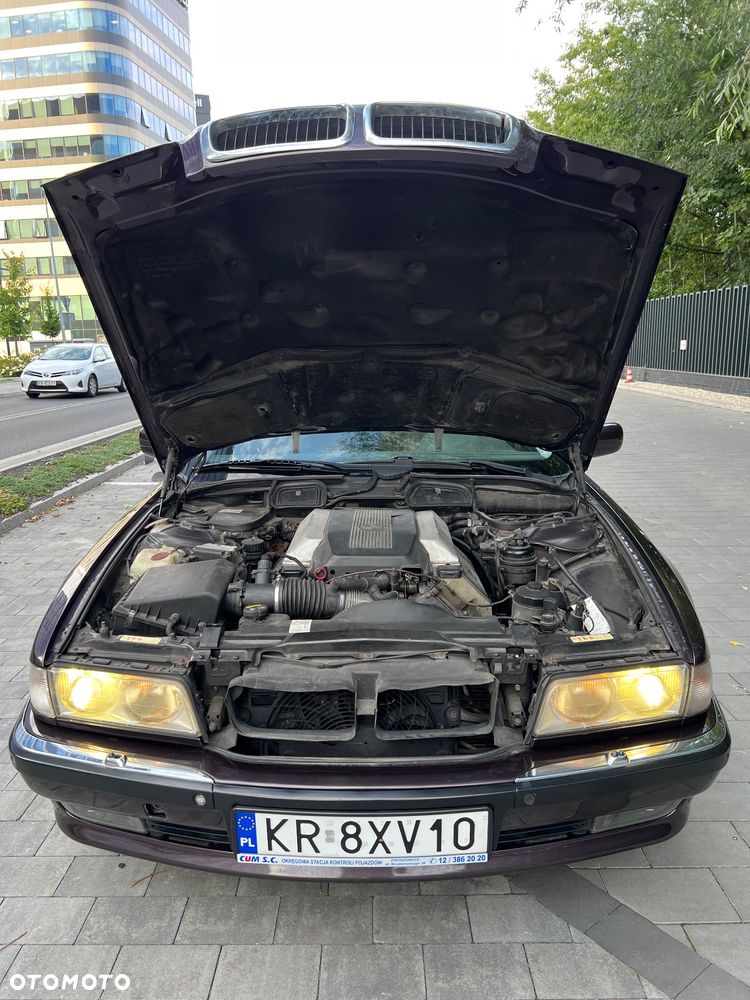 BMW Seria 7 735i - 30