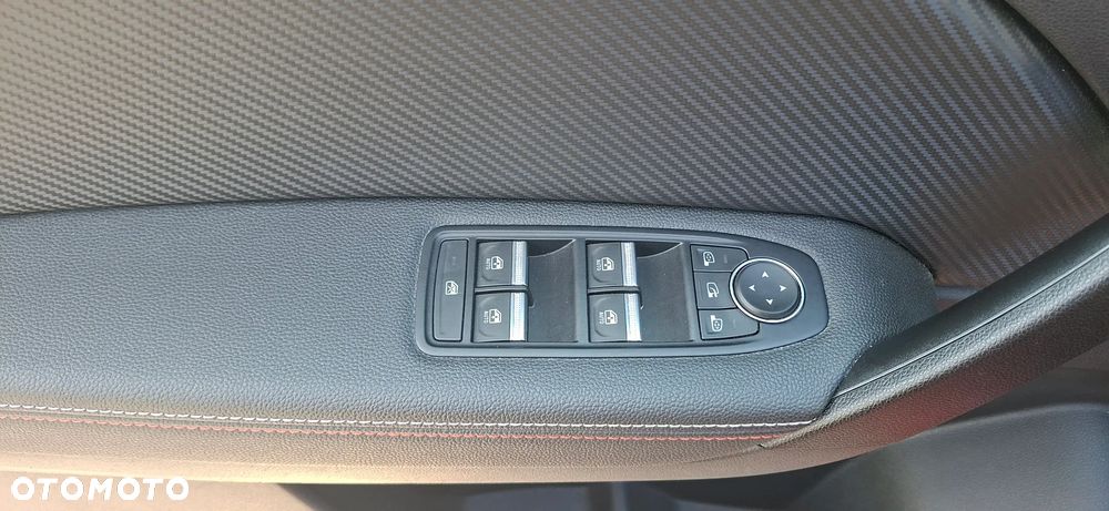 Renault Captur TCe 140 GPF R.S LINE - 26