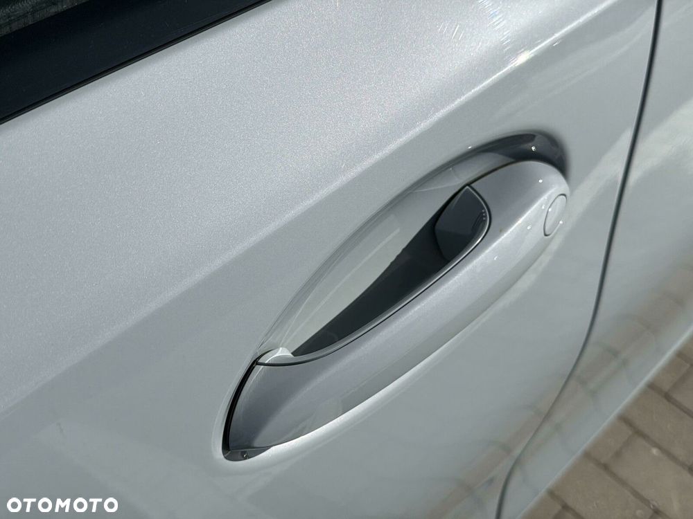 BMW Seria 3 330e PHEV M Sport - 27