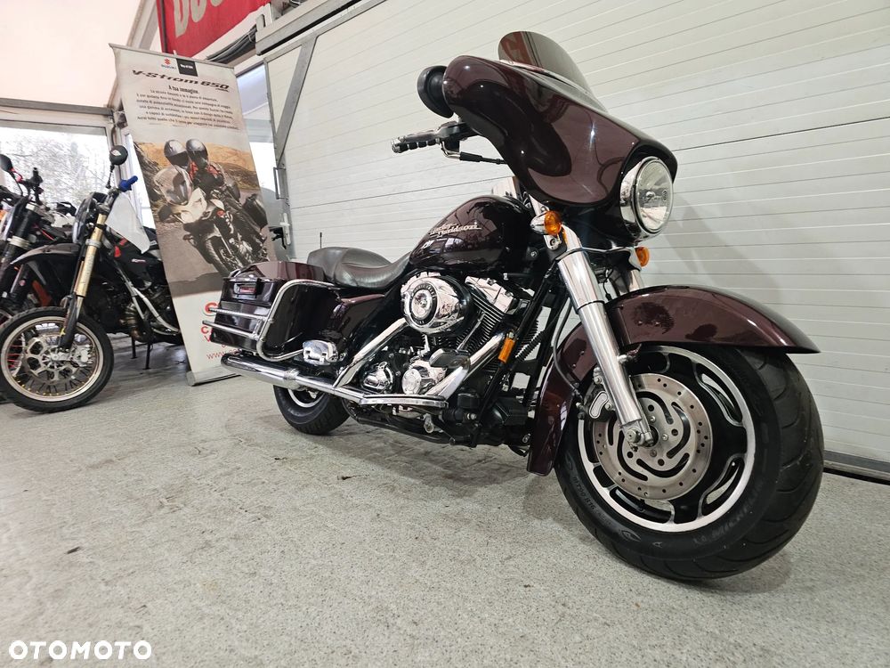 Harley-Davidson Touring Street Glide - 22