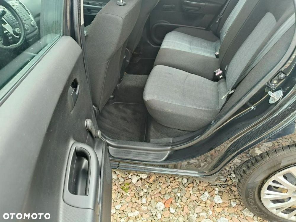 Kia Ceed - 13