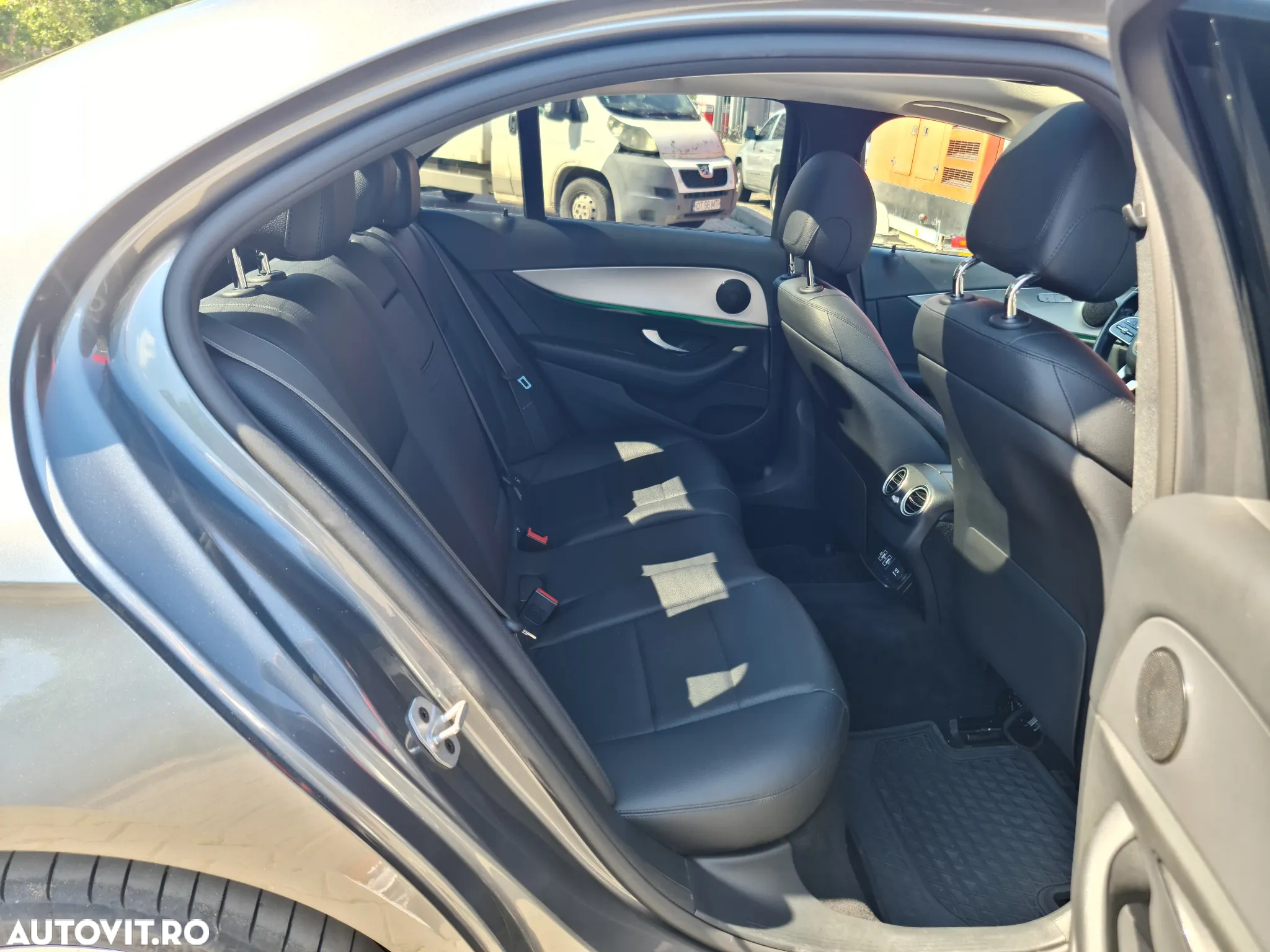 Mercedes-Benz E - 19