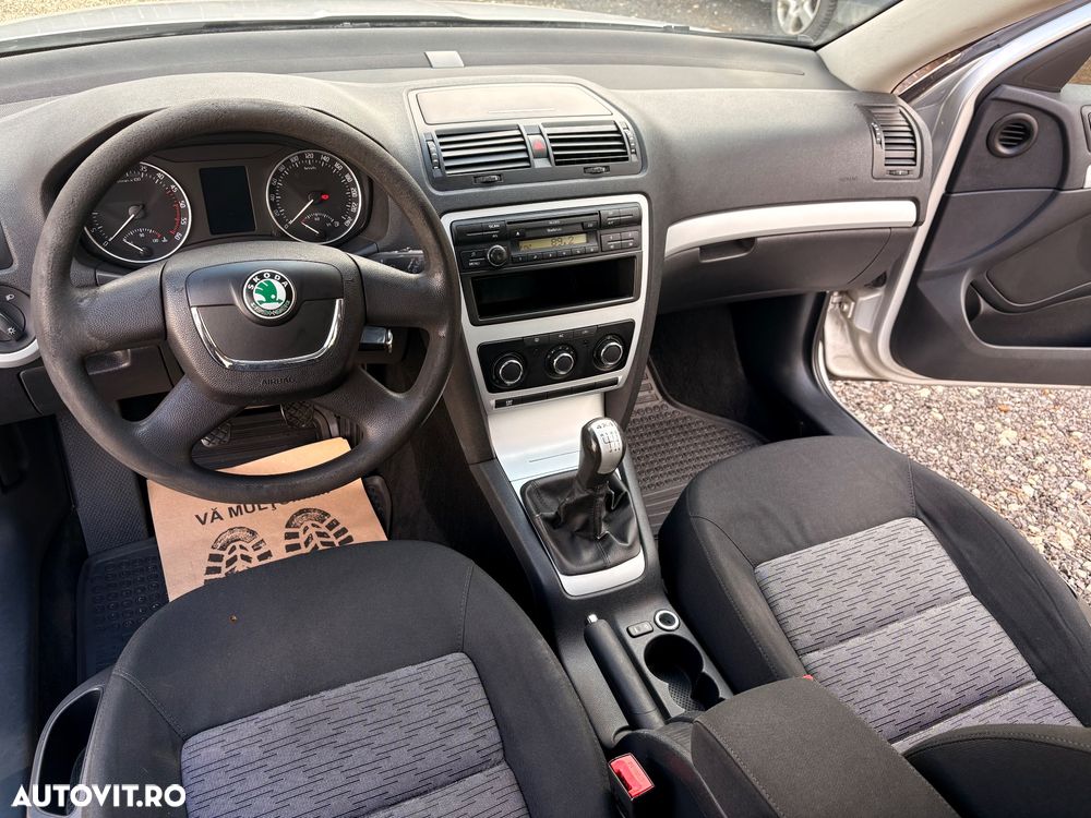 Volkswagen Golf 1.9 TDI BlueMotion Comfortline - 3