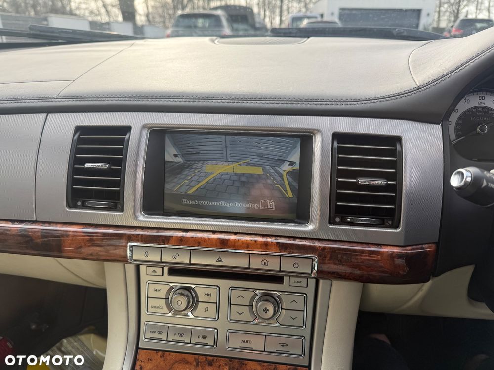 Jaguar XF 3.0 V6 Portfolio - 18