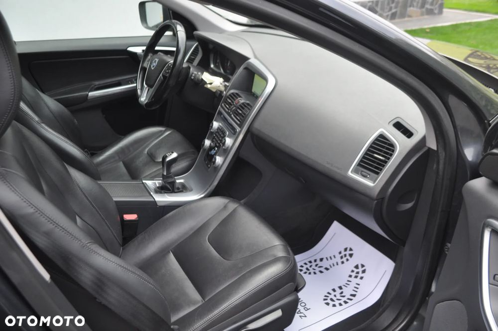 Volvo XC 60 D3 Momentum - 22
