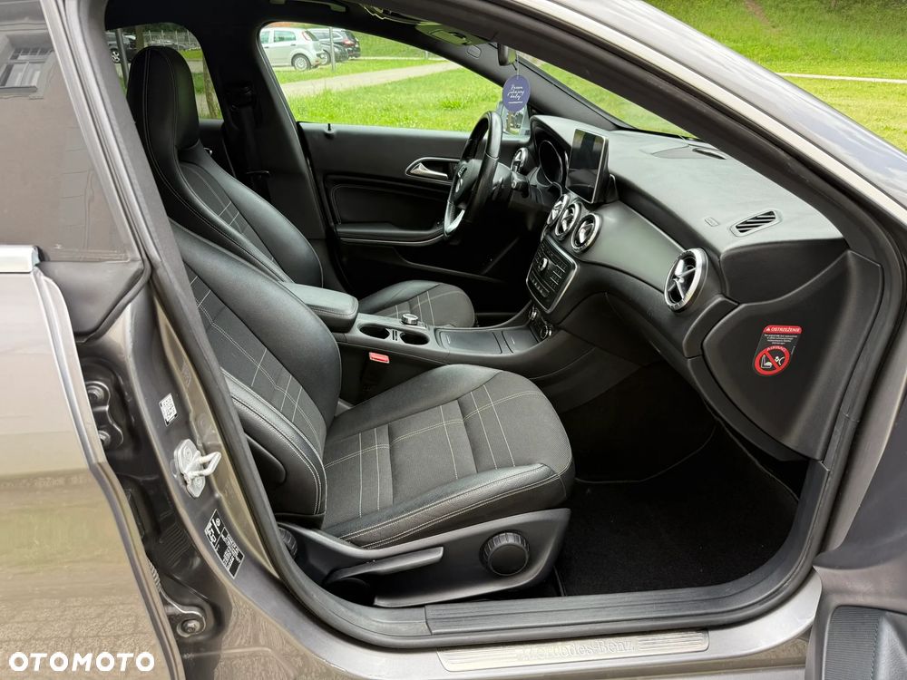 Mercedes-Benz CLA 200 7G-DCT - 7