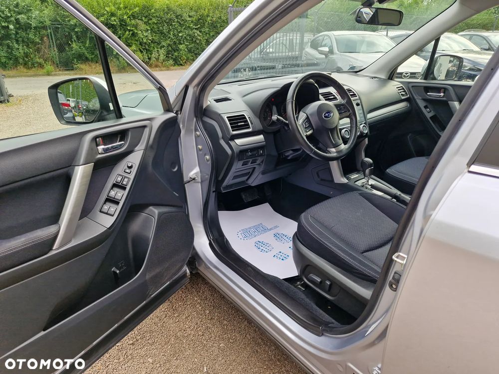 Subaru Forester 2.0i Exclusive Lineartronic - 11