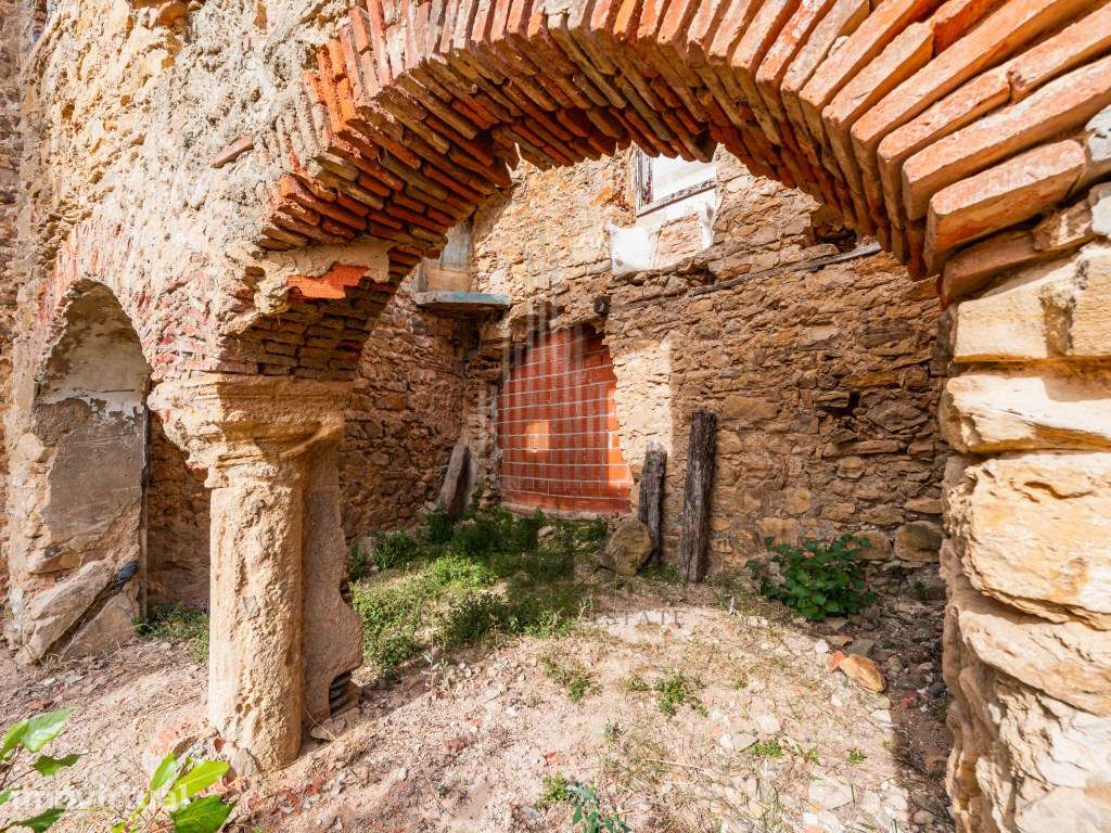 Ruína histórica com projeto aprovado para moradia T2, vista sobre v... - Grande imagem: 3/41