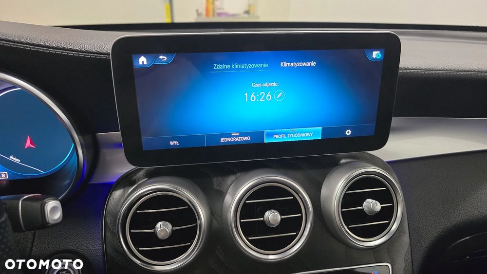 Mercedes-Benz GLC 300 de 4Matic 9G-TRONIC AMG Line Plus - 26