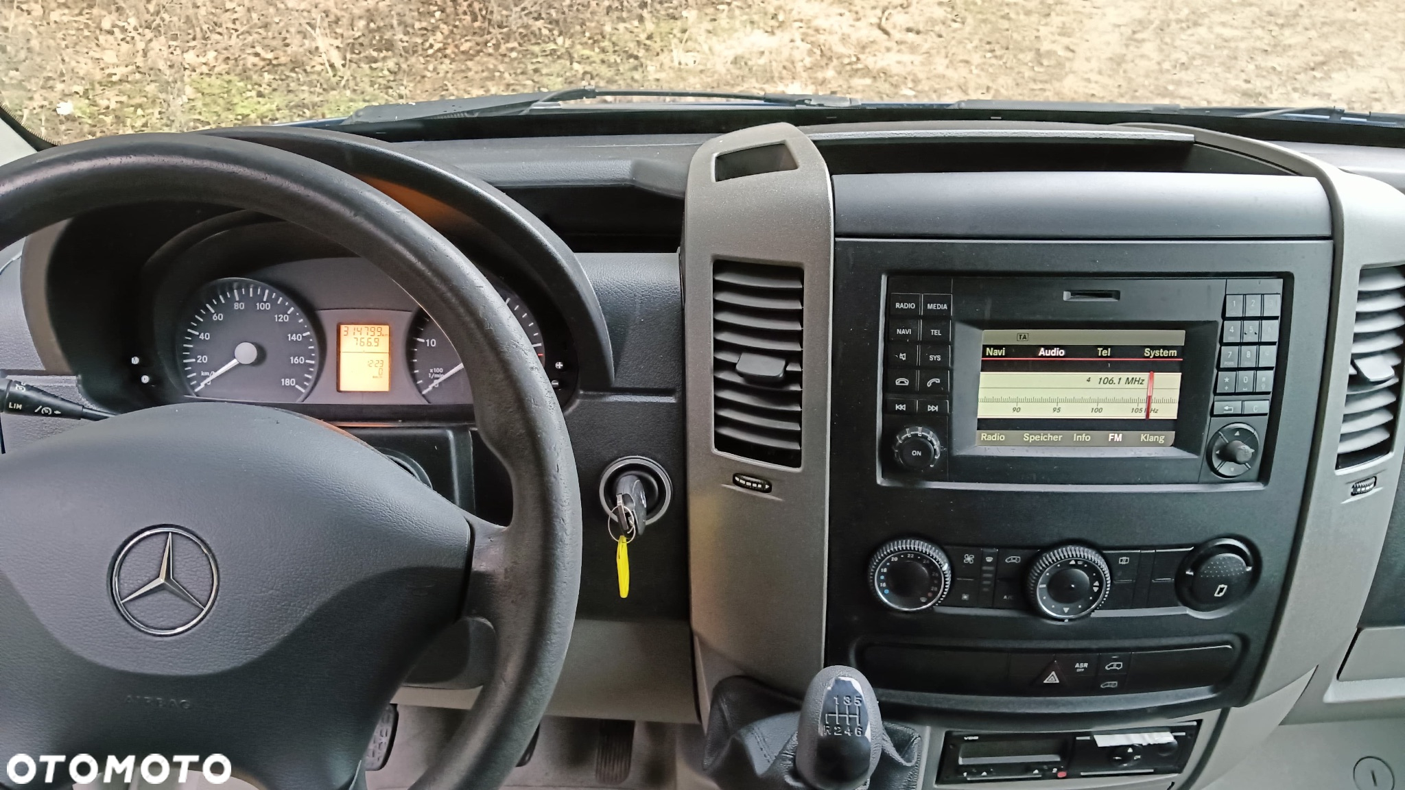 Mercedes-Benz Sprinter - 11