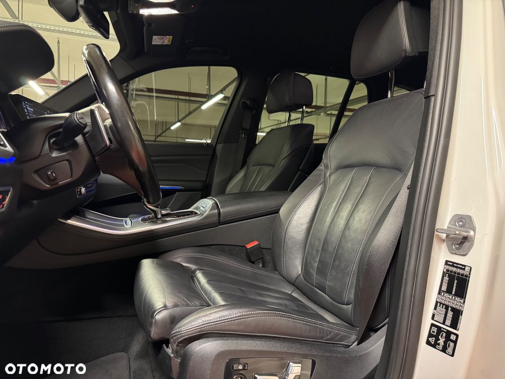 BMW X5 xDrive40i mHEV - 15