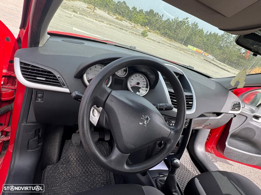 Peugeot 207 - 8