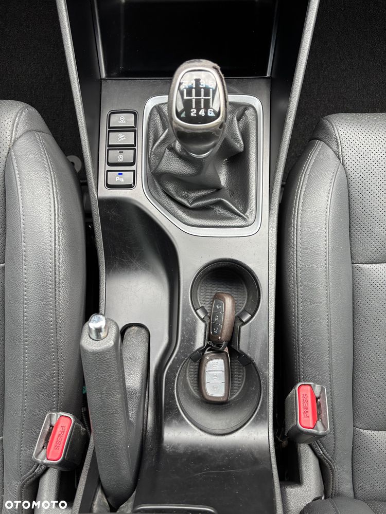 Hyundai Tucson 2.0 CRDI BlueDrive Style 2WD - 18