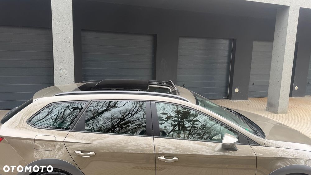 Seat Leon 2.0 TDI DPF Start&Stop DSG XCELLENCE - 32