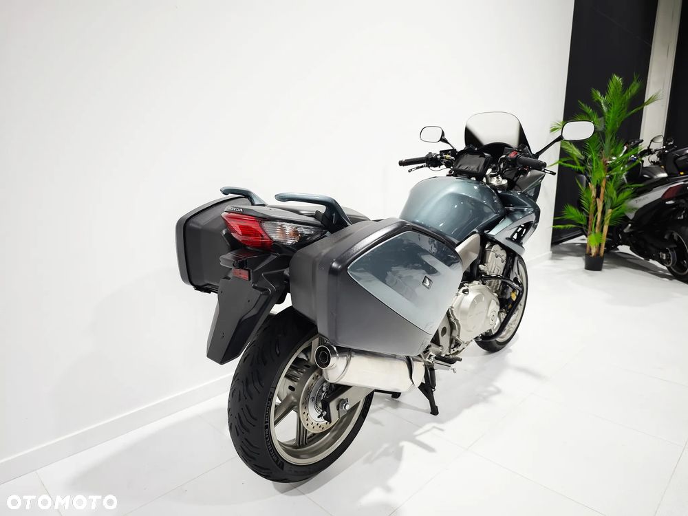 Honda CBF - 10