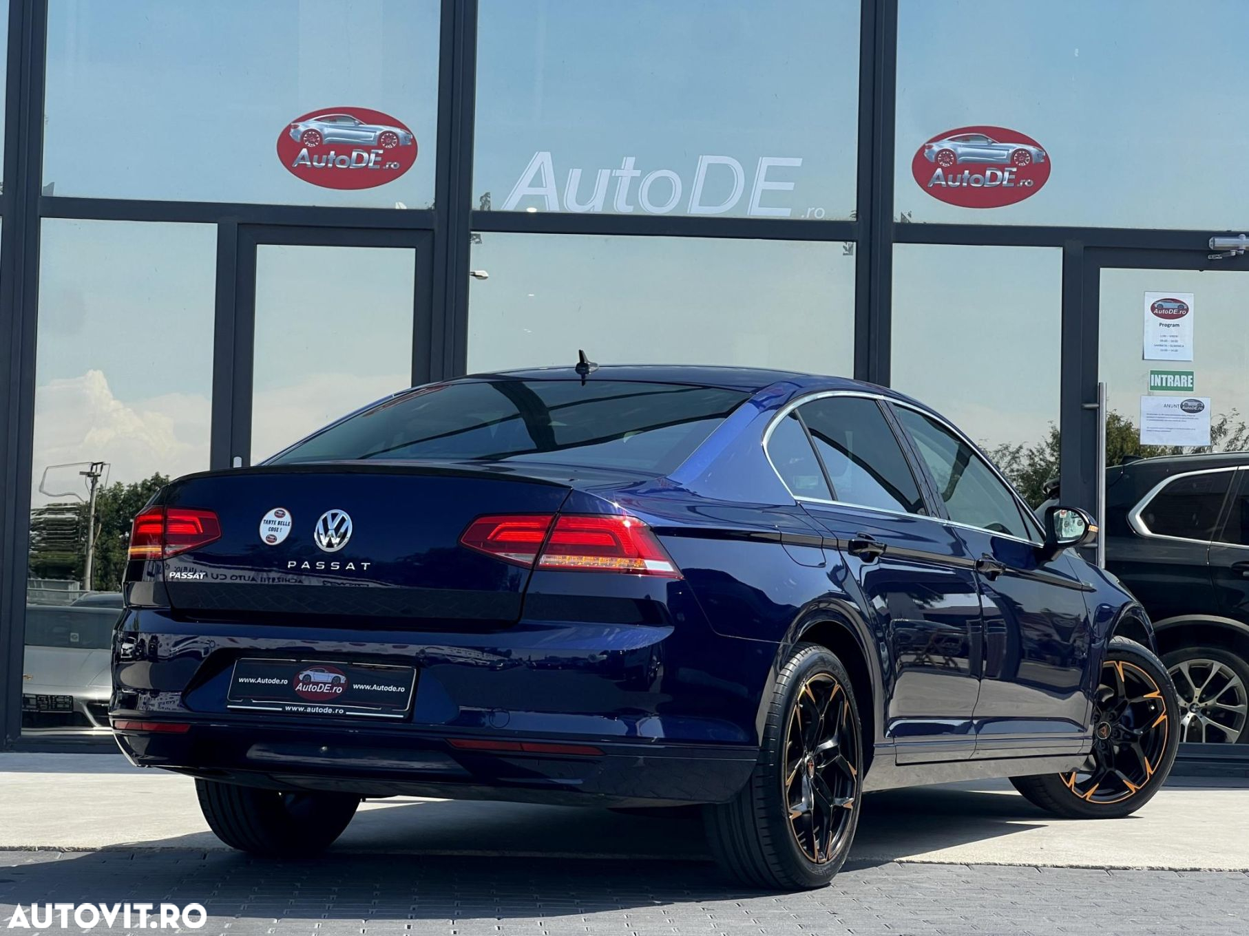 Volkswagen Passat - 4