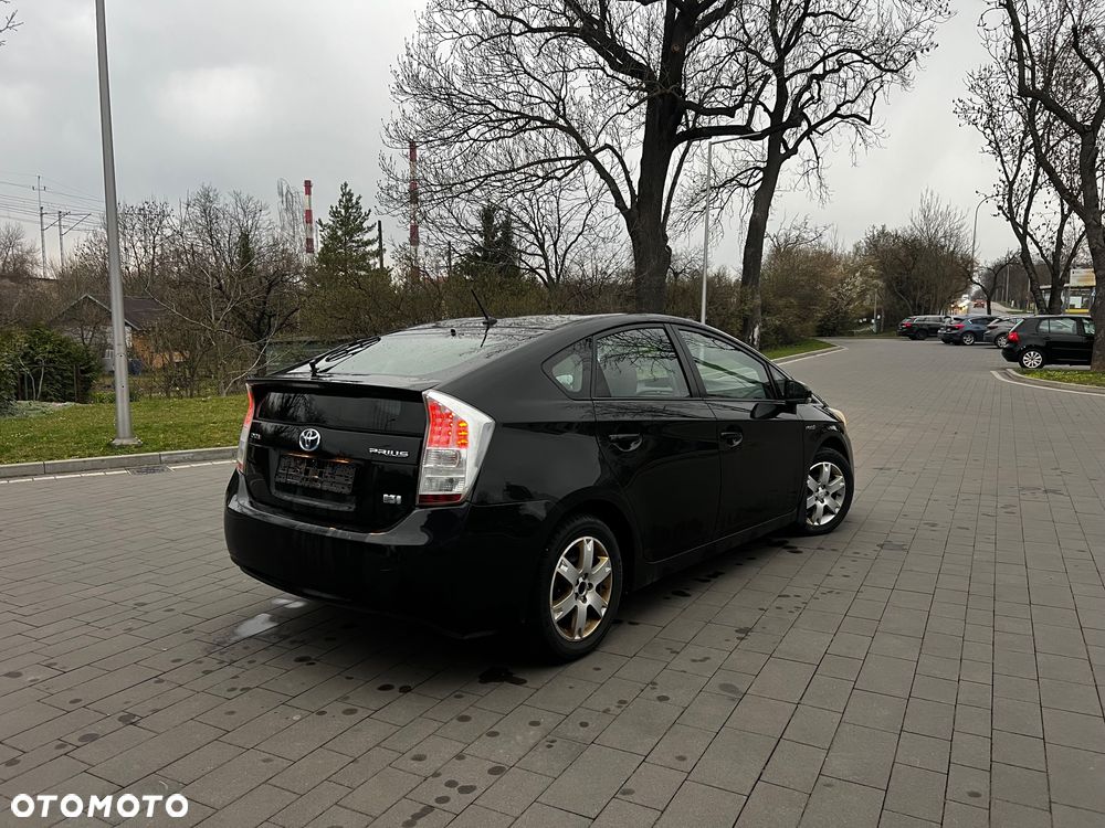 Toyota Prius (Hybrid) Comfort - 5