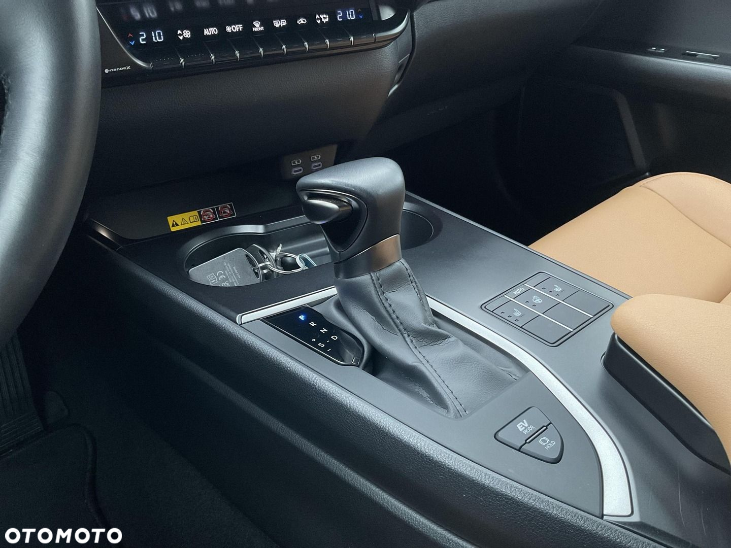 Lexus UX 250h GPF F Sport Design 2WD - 27
