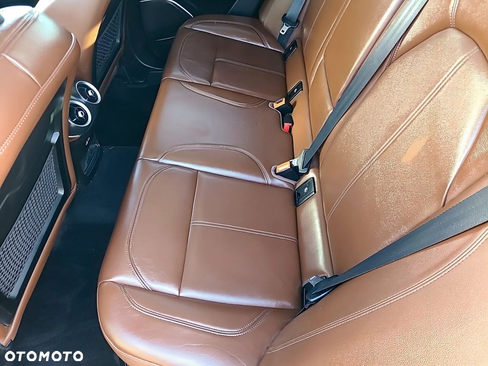 Alfa Romeo Stelvio 2.0 Turbo 16V AT8-Q4 Ti - 14