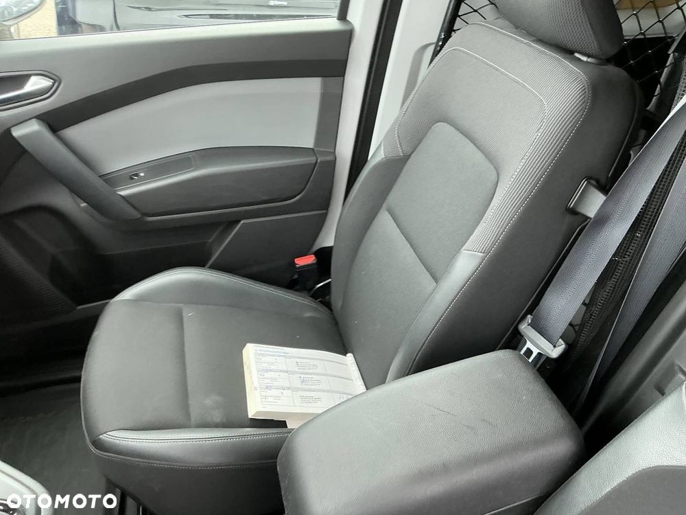 Renault Kangoo Rapid - 11