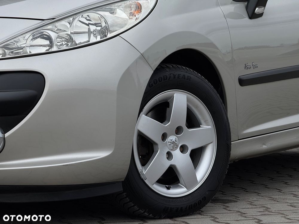 Peugeot 207 95 VTi Premium - 5