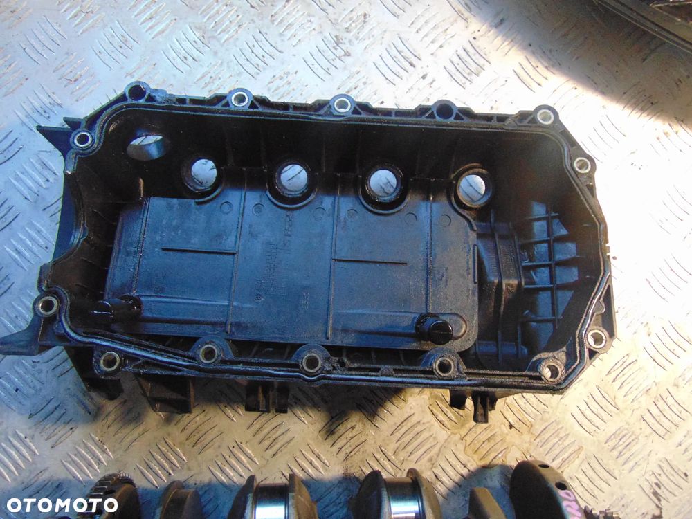 Pokrywa zaworów Clio 3/4 1,2 16 v - 2