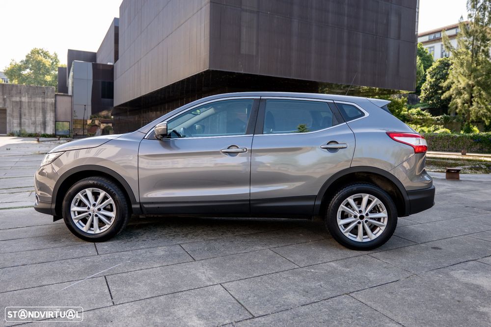 Nissan Qashqai 1.6 dCi Xtronic TEKNA - 4