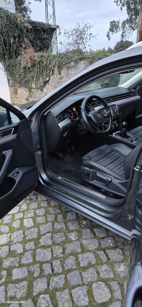 VW Passat Variant 2.0 TDi Highline - 39
