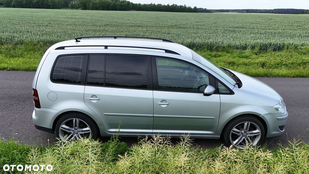 Volkswagen Touran 2.0 TDI DPF Comfortline - 3
