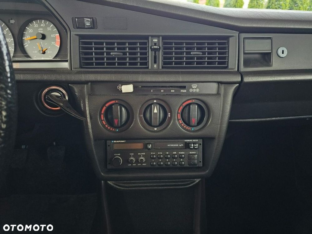 Mercedes-Benz W201 (190) - 19