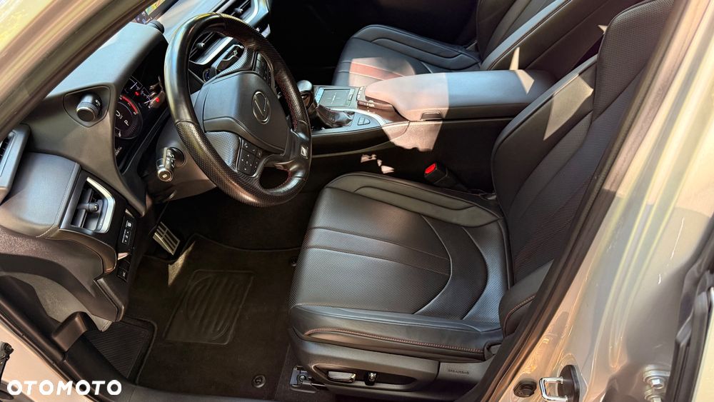 Lexus UX 250h F SPORT - 10