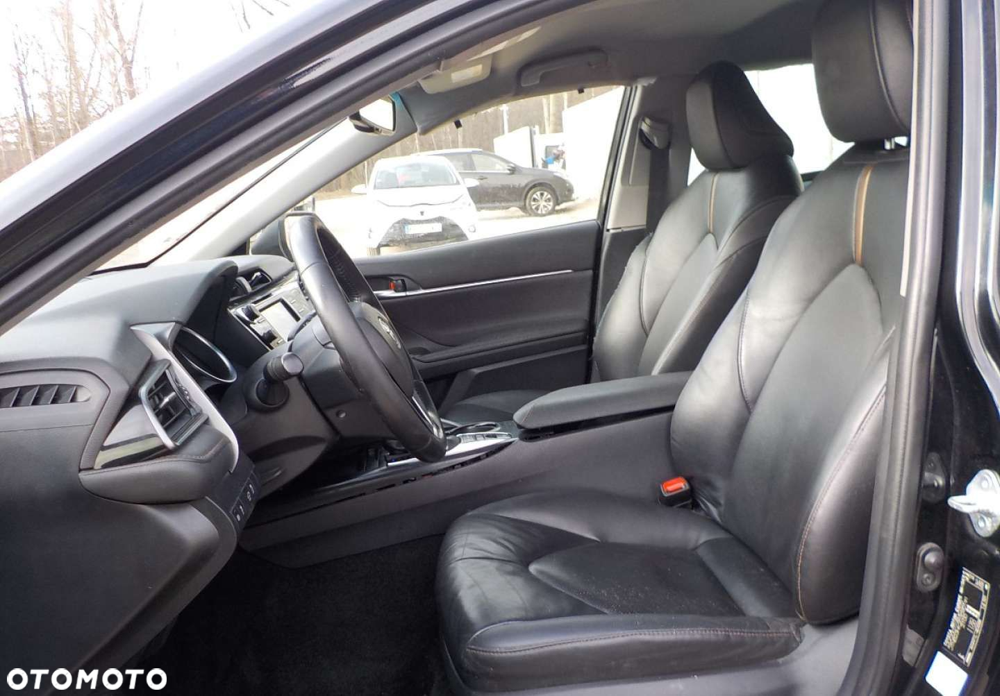 Toyota Camry - 22