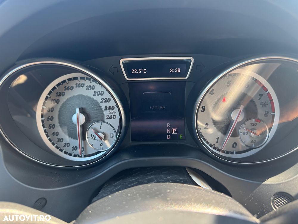 Mercedes-Benz CLA - 12