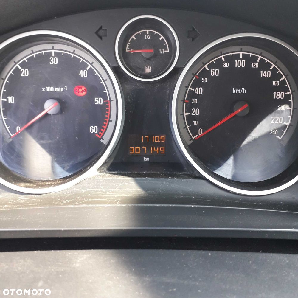 Opel Zafira - 1