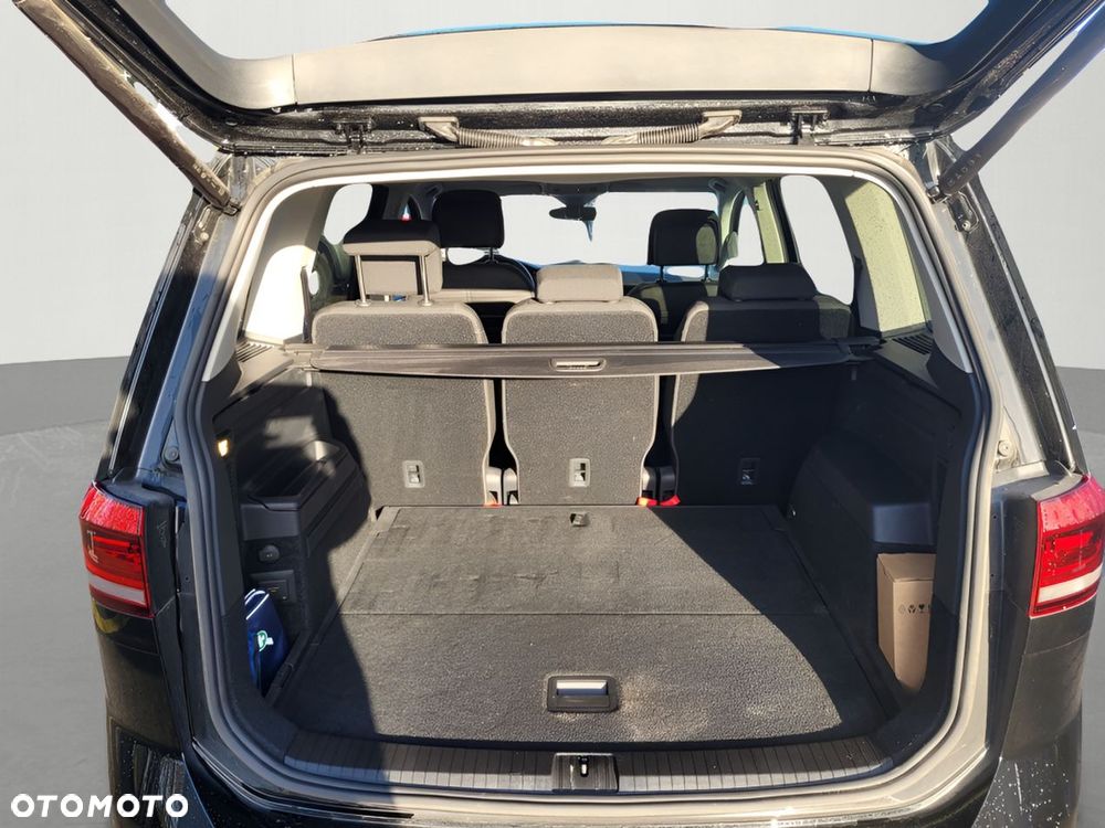 Volkswagen Touran - 5